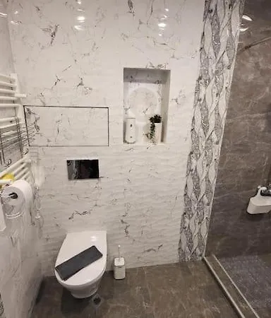 Diamond Of Crown By Flat Mаnager *