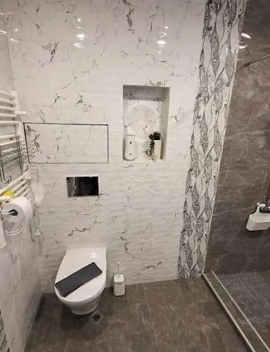 Diamond Of Crown By Flat Mаnager *